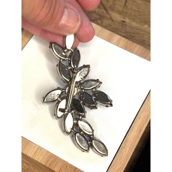 Vintage Rhinestone Brooch Pin With Blue Marquise Stones & Aurora Borealis Center - Picture 8 of 10